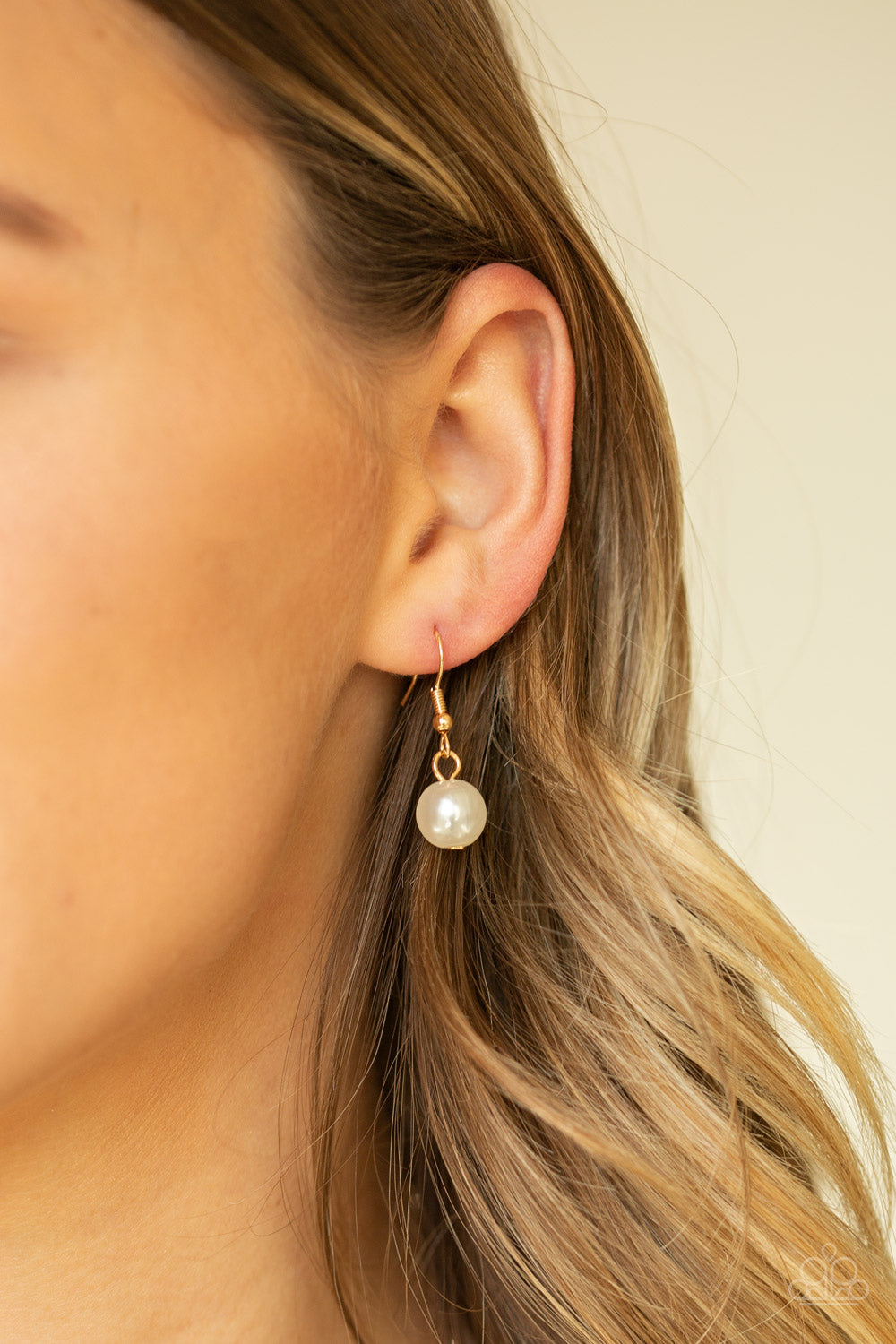 Grandiose Glimmer Gold Necklace - Paparazzi Accessories