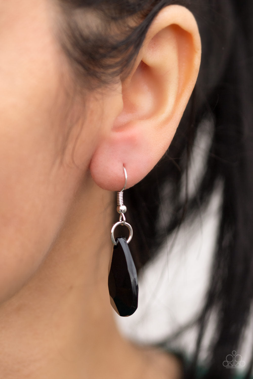 Irresistible Iridescence - Black - jazzy-jewels-gems