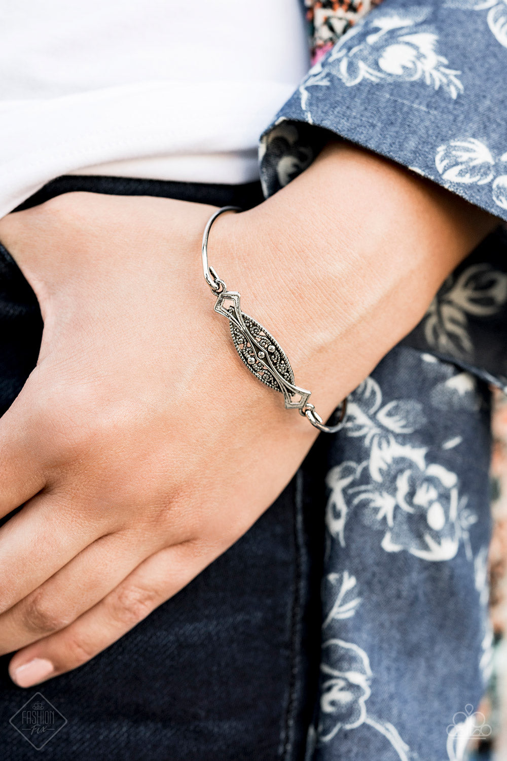 Sunset Sightings Silver Complete Trend Blend (October 2019) - Paparazzi Accessories
