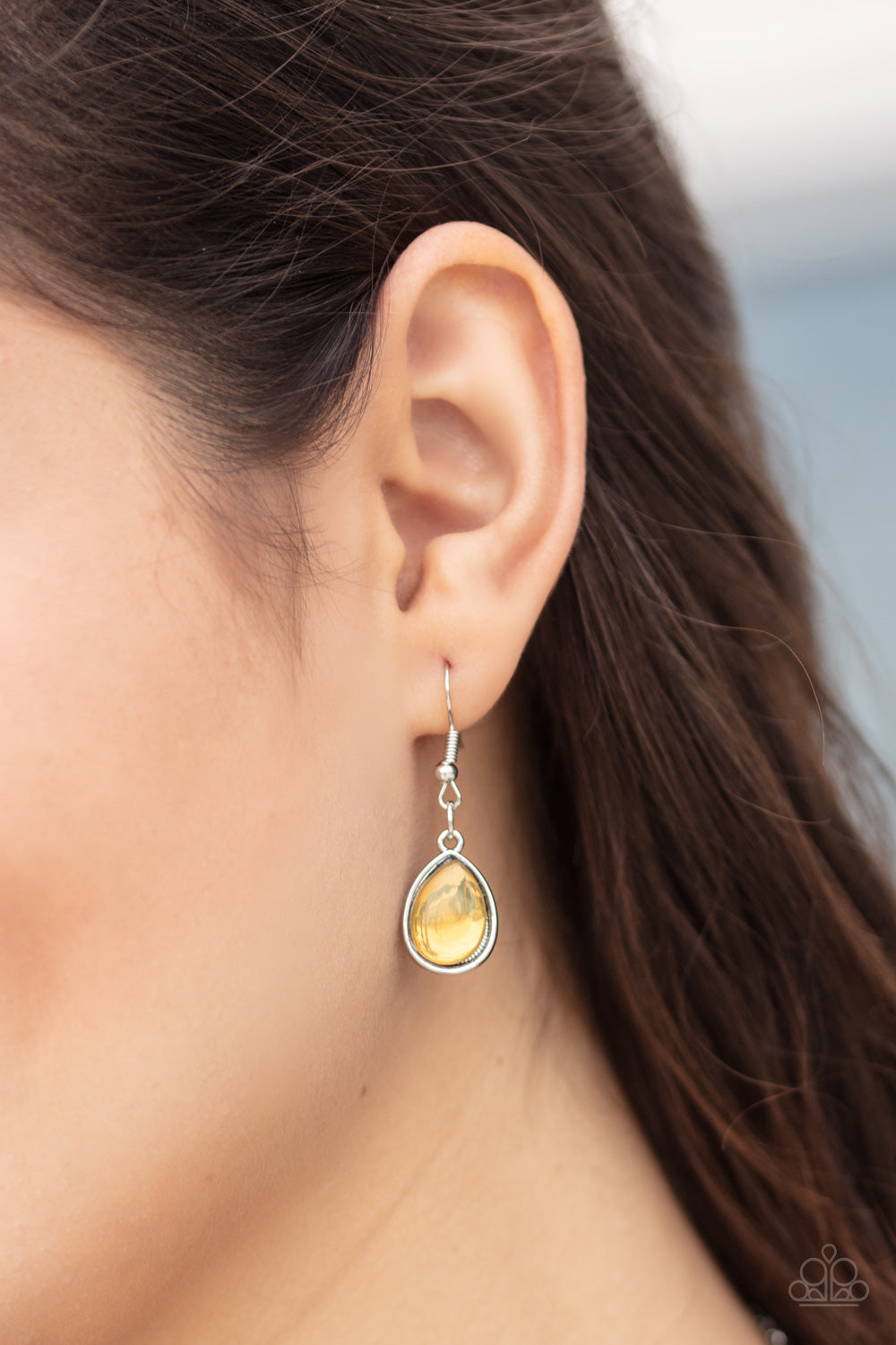 Iridescently Irresistible Yellow Necklace - Paparazzi Accessories
