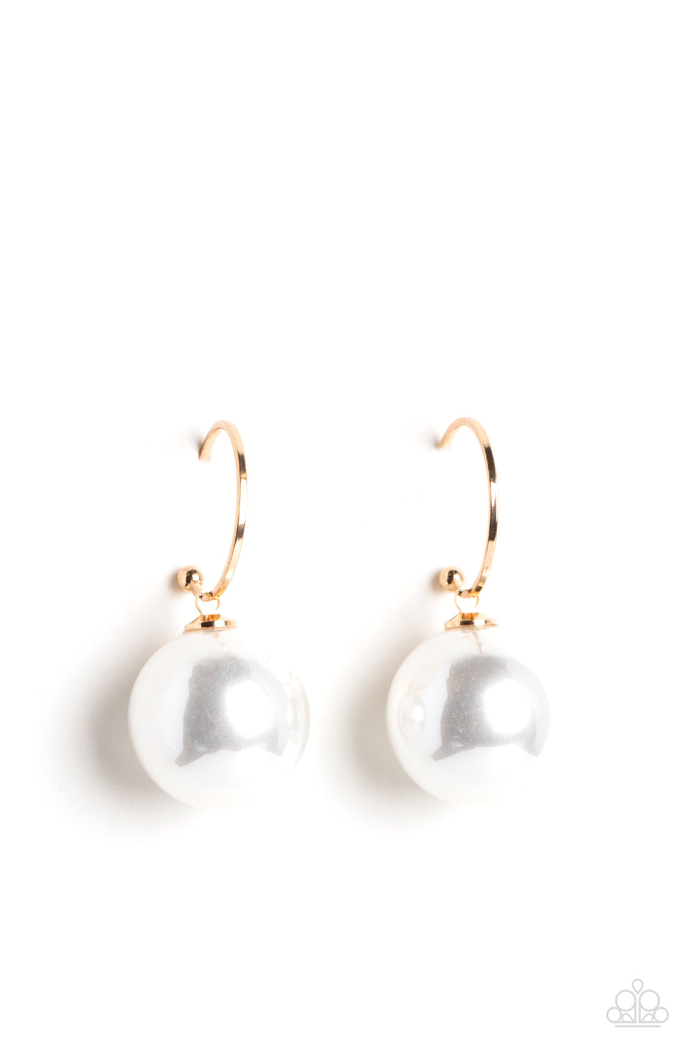 PEARL of My Eye Gold Hoop Earring - Paparazzi Accessories A small, skinny, gold hoop curves around the ear, where a gold ball is affixed to create the look of a barbell. A classic, oversized pearl slides along the hoop, showcasing an over exaggerated elegance. Earring attaches to a standard post fitting. Hoop measures approximately 3/4" in diameter. Sold as one pair of hoop earrings. P5HO-GDXX-300XX