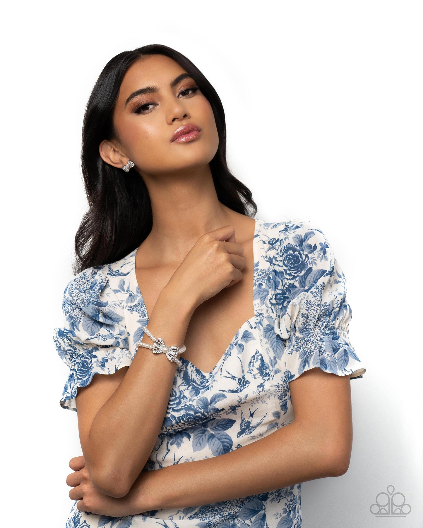 Admirable Aria White Complete Look Bracelet & Earring Set - Paparazzi Accessories