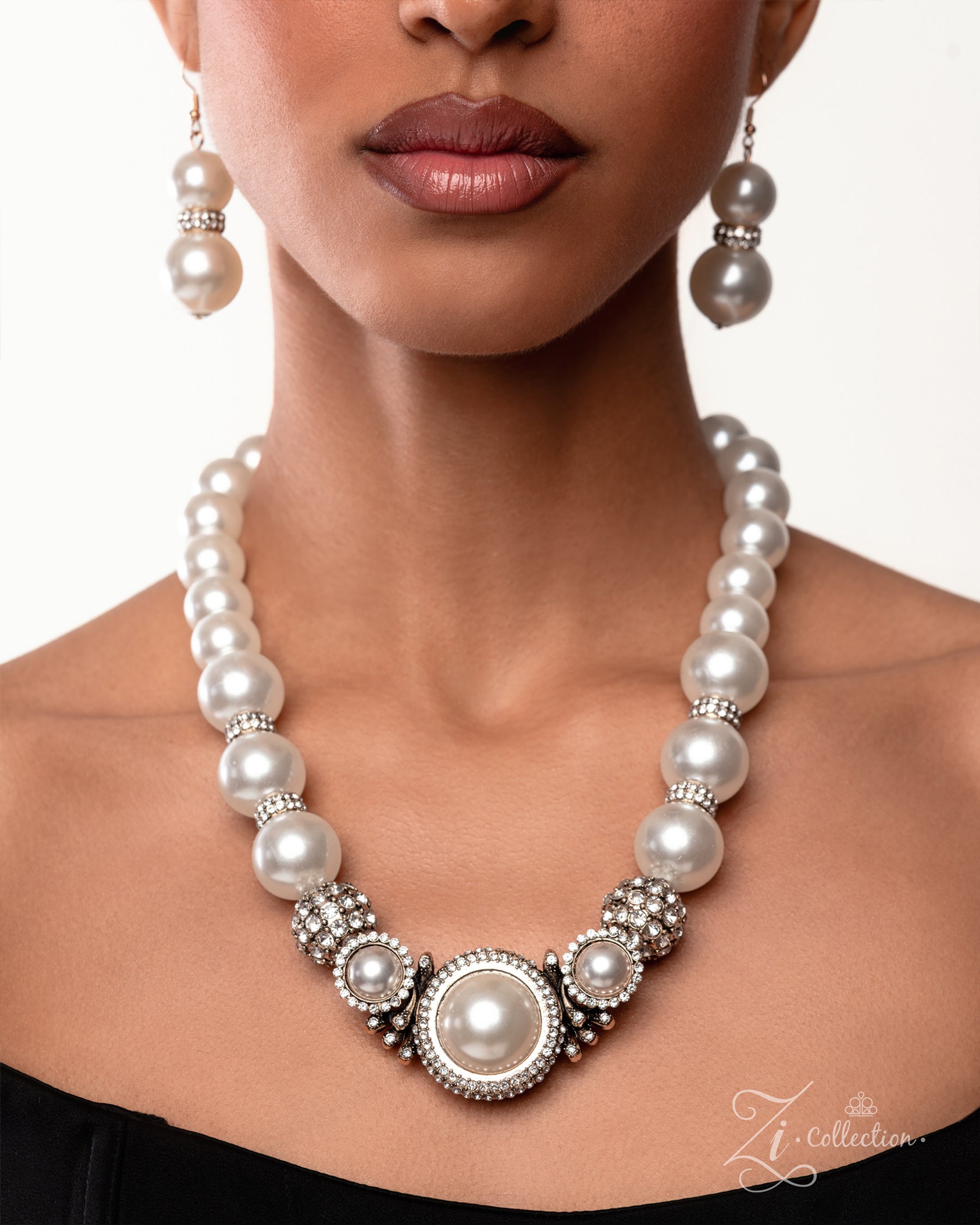 Dignified Gold Pearl 2025 Zi Necklace - Paparazzi Accessories – 3D