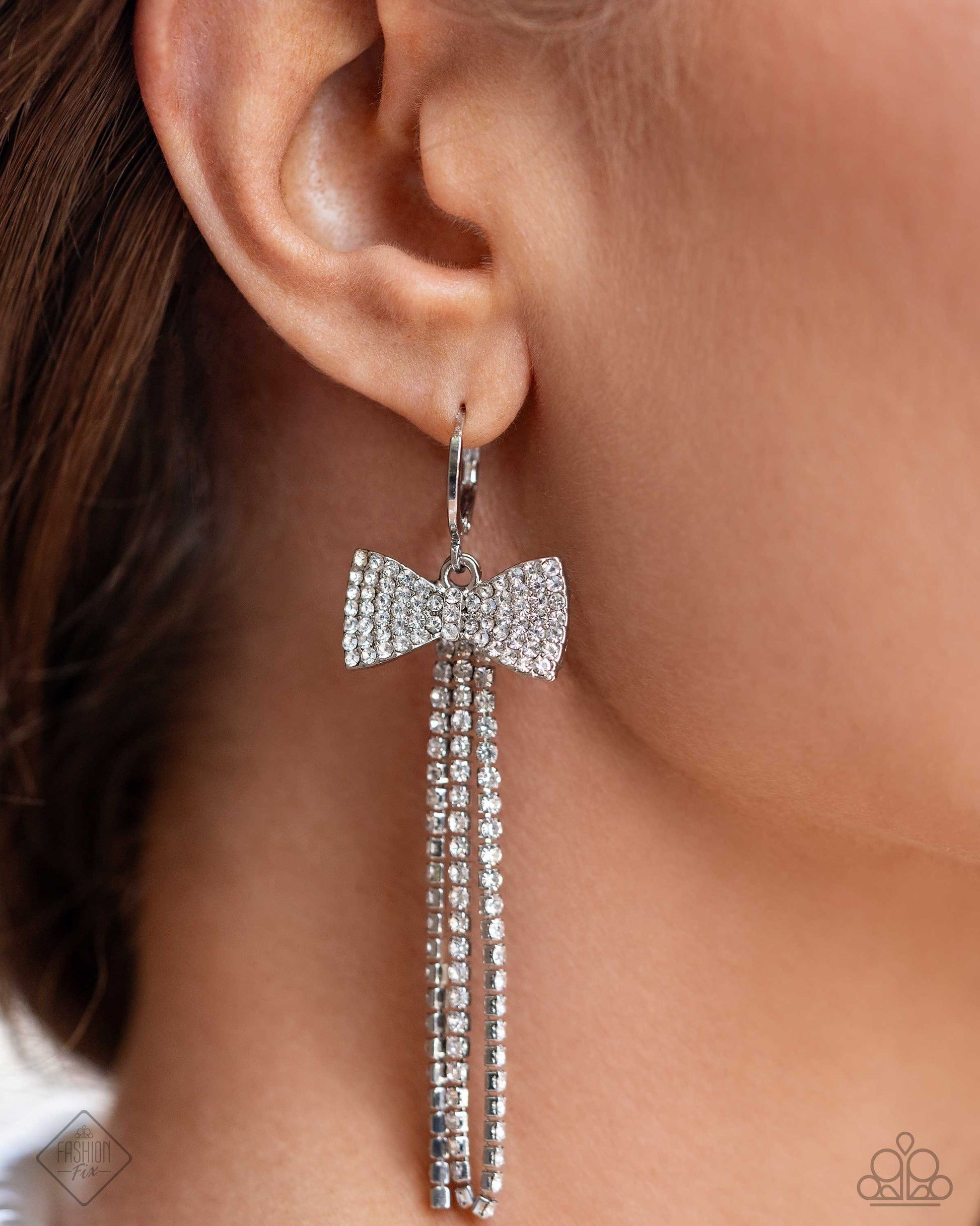 Hinge Hoop Earring: "Dashing Daydream - White" (P5HO-WTXX-186AY)