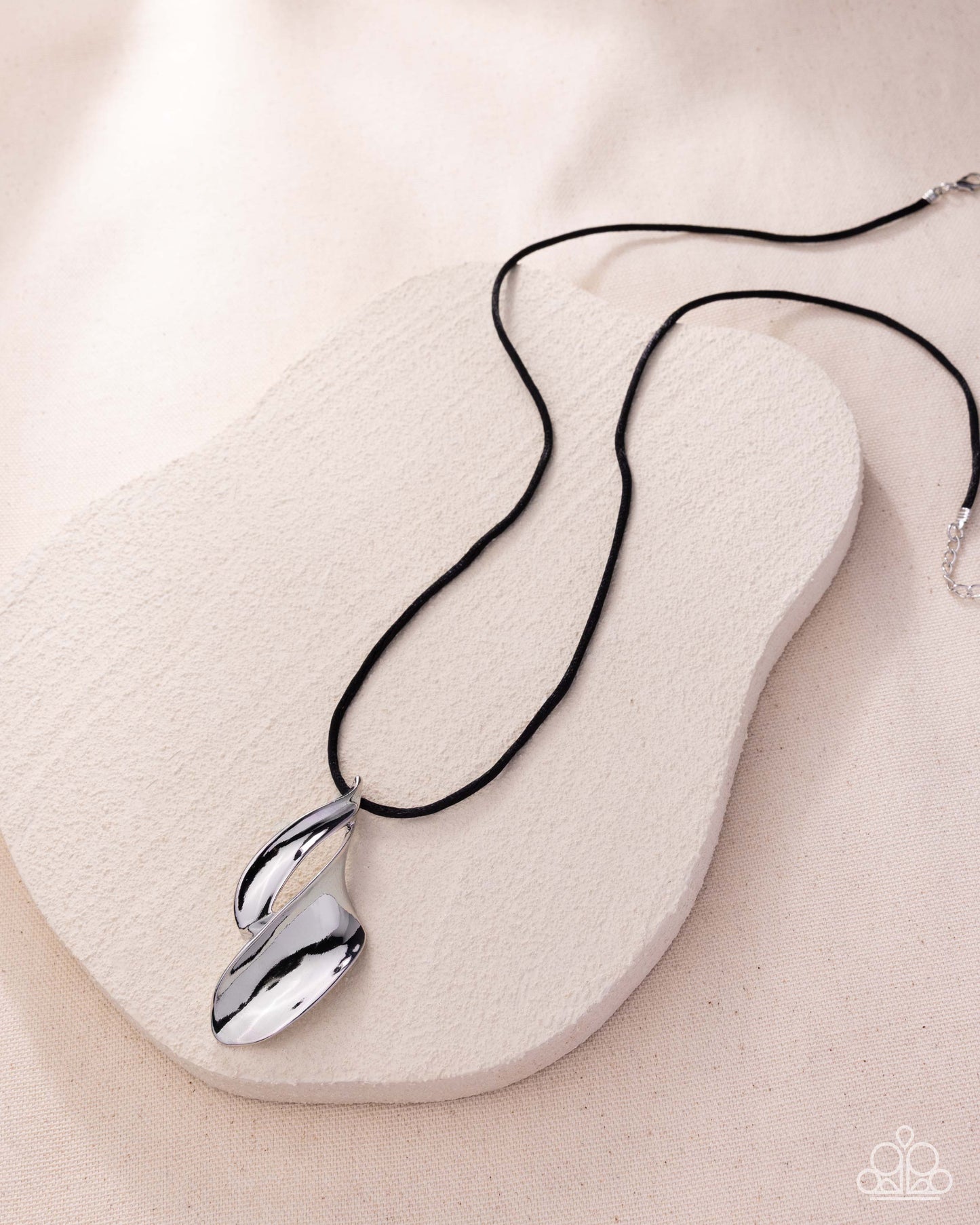 Impressive Individual Silver Necklace - Paparazzi Accessories