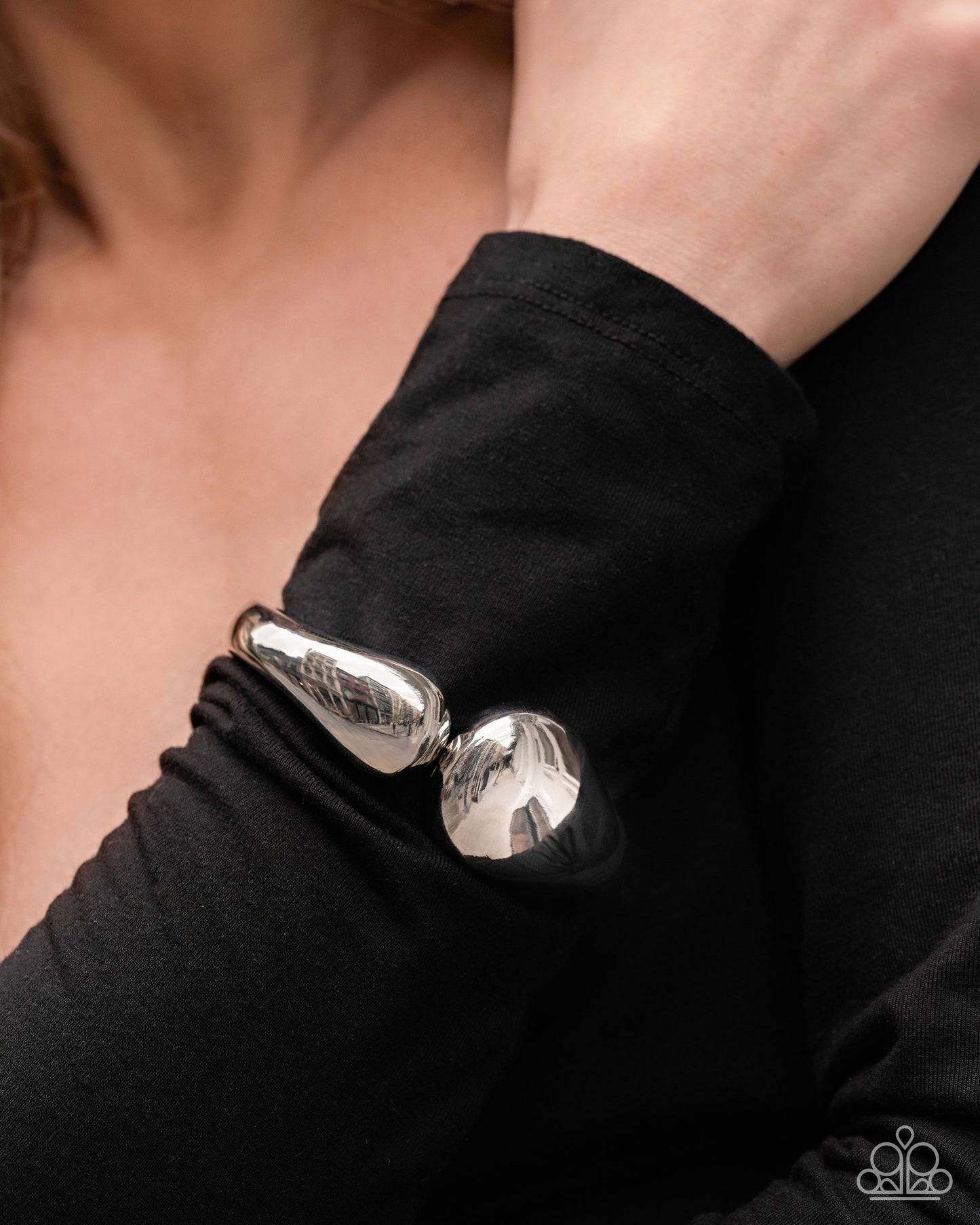 Stunning Sculpture Silver Hinge Bracelet - Paparazzi Accessories