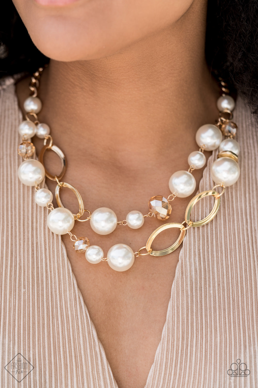Fiercely 5th Avenue White Pearl Complete Trend Blend Fashion Fix Set (August 2020) - Paparazzi Accessories
