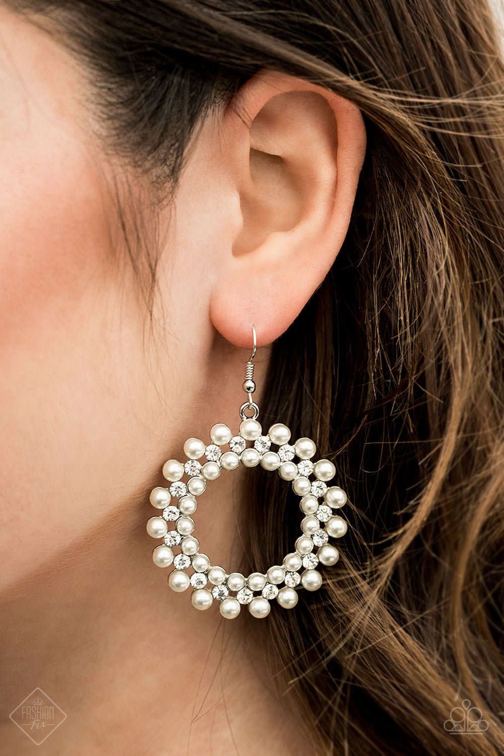 Fiercely 5th Avenue White Pearl Complete Trend Blend (April 2020) - Paparazzi Accessories