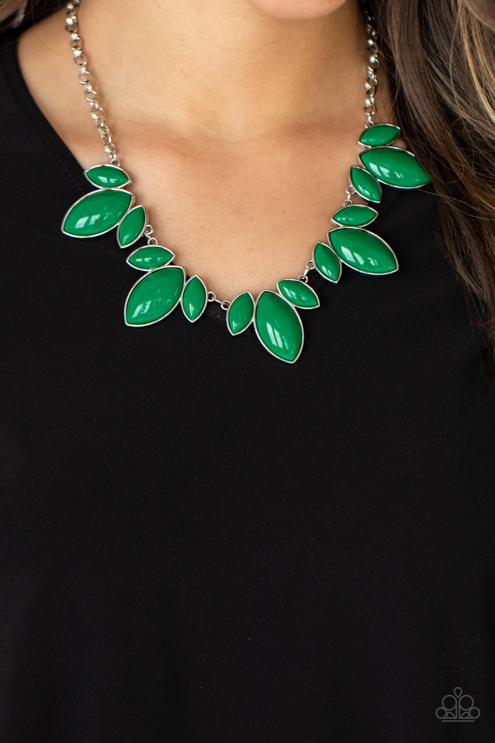 Viva La Vacation Green Necklace - Paparazzi Accessories