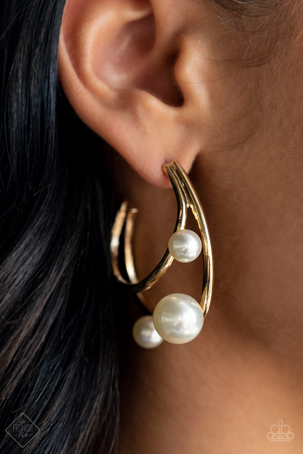 Fiercely 5th Avenue Gold/Pearl Complete Trend Blend Fashion Fix Set (October 2022) - Paparazzi Accessories