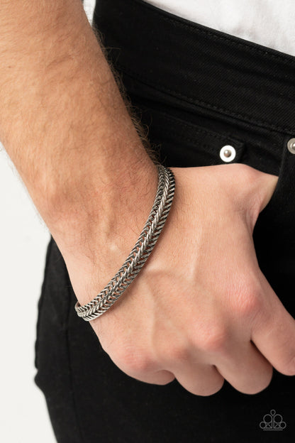 Extra Extraordinary Silver Urban Necklace & Bracelet Set